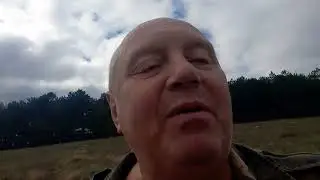 Хожу читаю свои тупые стихи