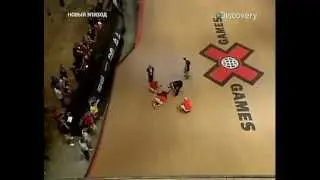 Жесткое падение скейтбордиста