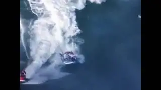 по цунами на резиновой лодке