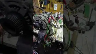 генератор от Land Rover, что бы возбудить кратковременно подать минус через лампочку на LI