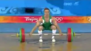 Вывих локтя, при рывке штанги.