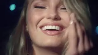 VS "What's a Bomshell?" Fragrance TV Commercial (Holiday 2018)