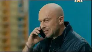 Физрук из болота одна башка торчит