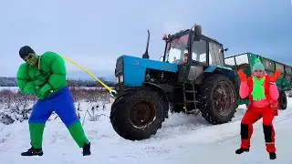 СИНИЙ ТРАКТОР сломался ХАЛК как СУПЕРГЕРОИ МАРВЕЛ помогает и тянет Трактор на тросе
