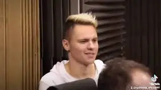 Жалко что не выйдет песня