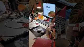 Навожу порядок на столе 