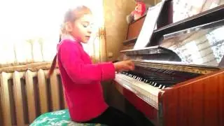 Моя дочь МУЗЫКАНТ ... Жарит на пианино .