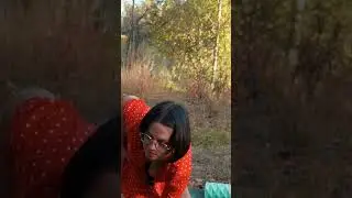 Evelina's yoga in the forest in red 