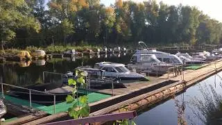 Стоянка лодок и катеров. Яхт клуб Навигатор