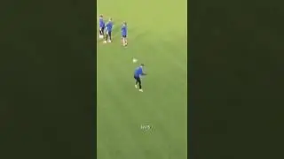 Just wow 😲😳 #football #shorts #freestyle