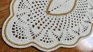 Tapete barbante com linha dourada ✨ ✌️❤️ #crochet #gold