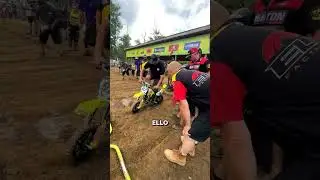 His motorcycle broke down at the start of the race 😳🏁 