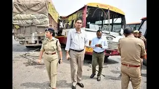 ट्रक से टकराकर बस हुई दुर्घटनाग्रस्त, DM मौके पर पहुंचे।। #bulandshahrnews