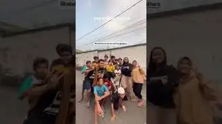 Kayes and fans 