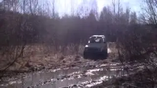По болоту