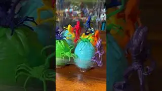 The Loyal Subjects Aliens Xenomorph Surprise Easter Eggs Unboxing