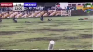 Peru'da bir futbolcunun başına yıldırım düştü.Juventud Bellavista ile Familia #shorts #shortsvideo