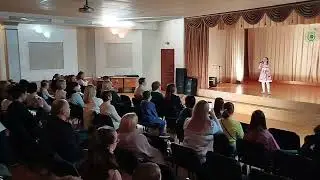 Песня про обезьянку.  アイアイ おさるさんだよ  ミンスクの第2ギムナジウム、ベラルーシ