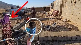 Moonlight and children's efforts for the Chinese wall of the winter house