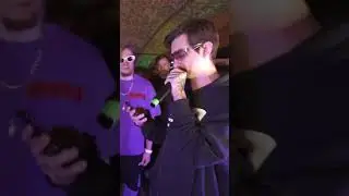 Нюша заревела 