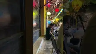 Hoi An, Vietnam — Violin at coffee shop