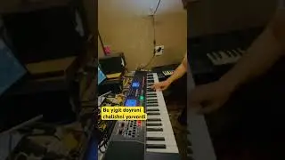 Bu yigit doyrani sintezatorlda chalishni yorvordi