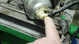 Ремонт штуцера слива конденсата с фильтра Toyota Land Cruiser Prado 90 серии