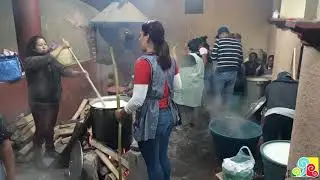 TRADICIONES JUXTLAHUACA PREPARATIVOS PARA DEGUSTAR EL CHAMPURRADO FIESTA DE SANTO DOMINGO