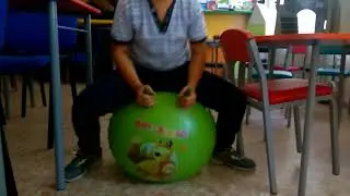 Прыгаем на шариках (Сеня упала 😂 )