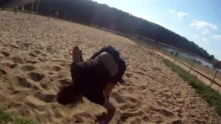 [я делаю сальто] Who Let The Dogs Out?