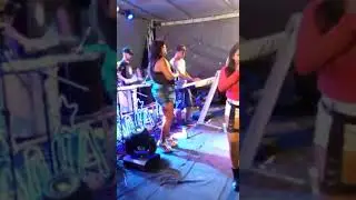 A Negona na festa dos barraqueiros