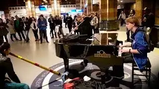 ''Piano, Didgeridoo, Cajón, Flute and Melodica''  - Jamsession #1 |  Amsterdam Centraal Station