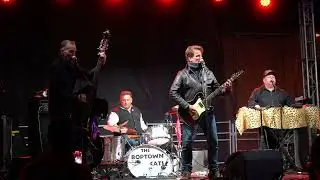 Boptown Cats bei der Innenstadtkirmes 2022 in Marburg (11)
