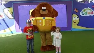 Hey Duggee Live FULL SHOW  at CBeebies Land in Alton Towers