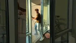 My door knows how to enjoy 