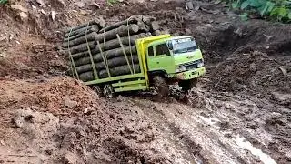 hino rc di jalan extrem