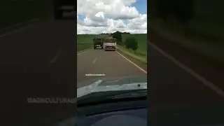 Pulverizador agrícola é flagrado a 110 km/h realizando ultrapassam em caminhão