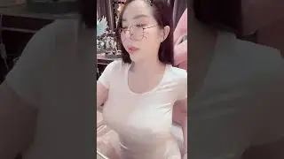Desahan Tante Toge Semok Berkacamata