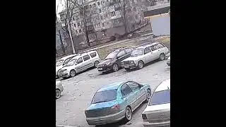 В Новокузнецке дерево упало на машину, погибли два человека