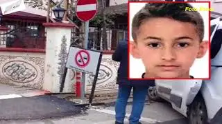 Ana onu qonşusu ilə yataqda tutan 10 yaşlı oğlunu yastıqla boğdu