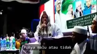 lihat anak anak sekarang pakai jilbab tapi telanjang