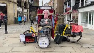 Mr Peewee The Drumming Puppet | Hound Dog
