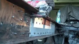 Установка заклепок.  Удлиняем и усиливаем раму. www.ktp-chernigov.org.ua