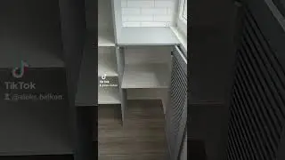 Отделка балкона паркетом из липы кирпичики,шкаф с жалюзийными дверцами....