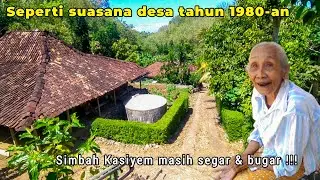 Suasana desa ini seperti hidup ditahun 1980an , bikin kangen jaman dulu suasana adem dan tentram