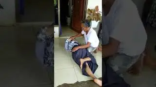 pijat ibu muda
