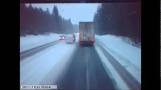 Wyprzedzanie TIR-em zimą na Finlandii
