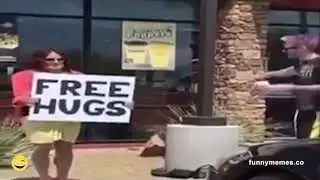 Woman's free Hugs - Prank 😂