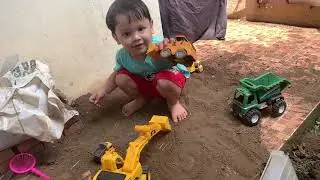 Stimulasi anak 2 tahun untuk perkembangan sensorik. Main tanah di rumah