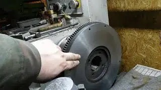 Проточка маховика Газ 53. Как установить маховик без оправки.